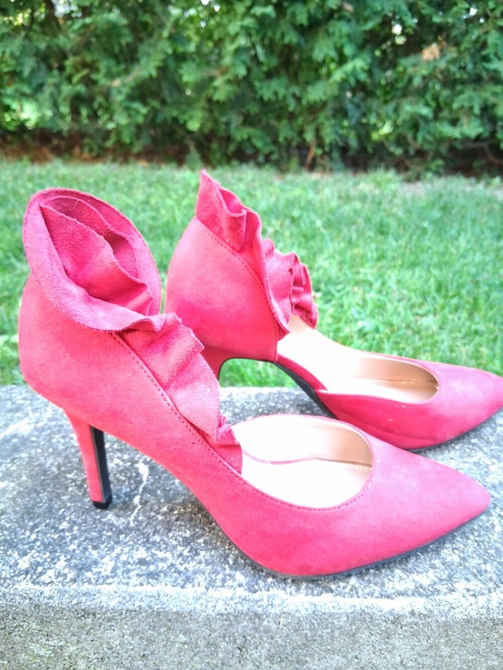 Red Suede Shoes 7.5 Ruffle (Christian Siriano for payless) - Picture 3 of 8